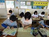 20301200_鹿妻小学校:家庭科授業風景3の画像