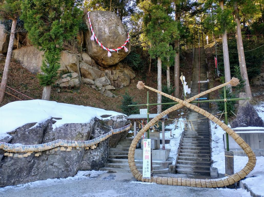 釣石神社ヨシ輪