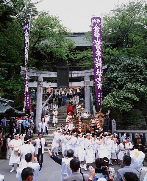 金華山黄金山神社初巳大祭