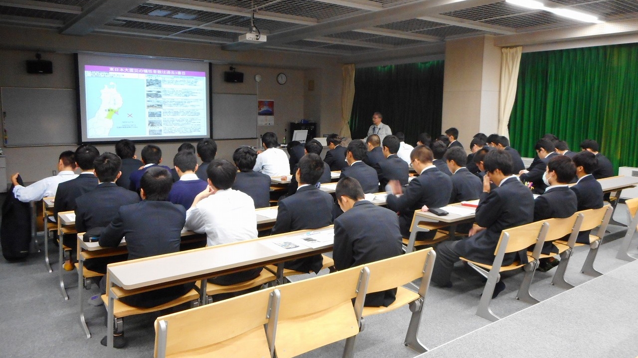 <復興事業に関する座学> <復興事業に関する座学>