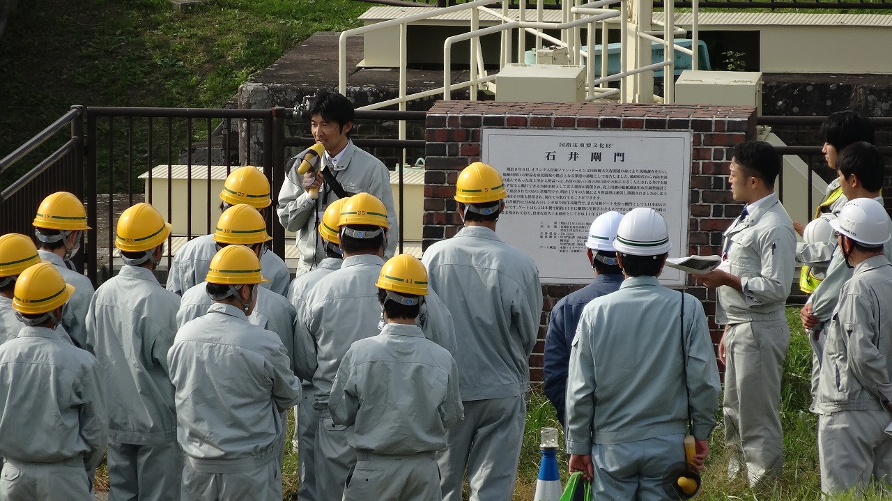 <石井閘門の概要説明> <石井閘門の概要説明>