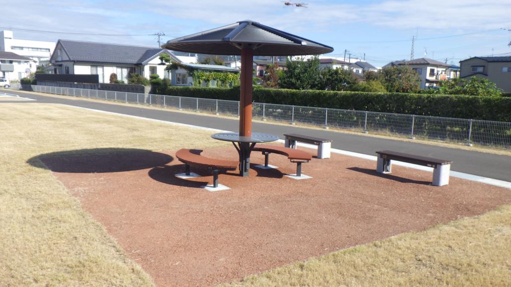 中くらいのあずまやとかまどベンチ