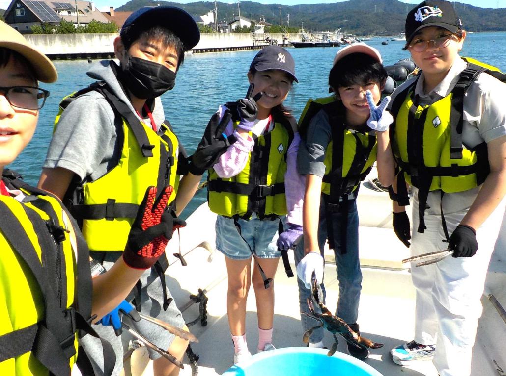 宮城県水産高校　かご漁体験のようすの画像