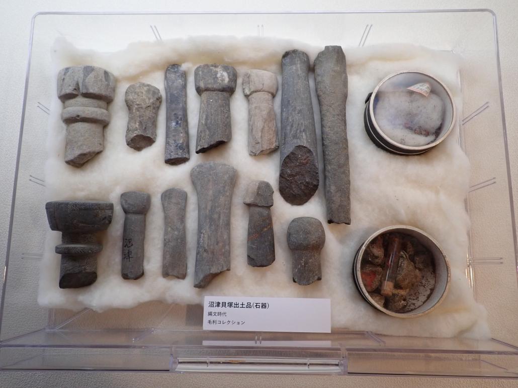 沼津貝塚出土石製遺品