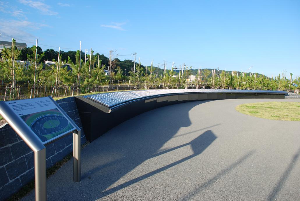 石巻市慰霊碑の写真１