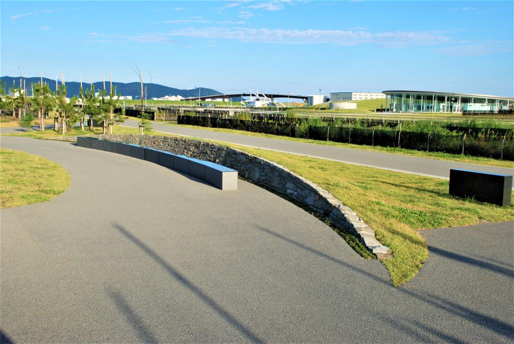 石巻市慰霊碑の写真２