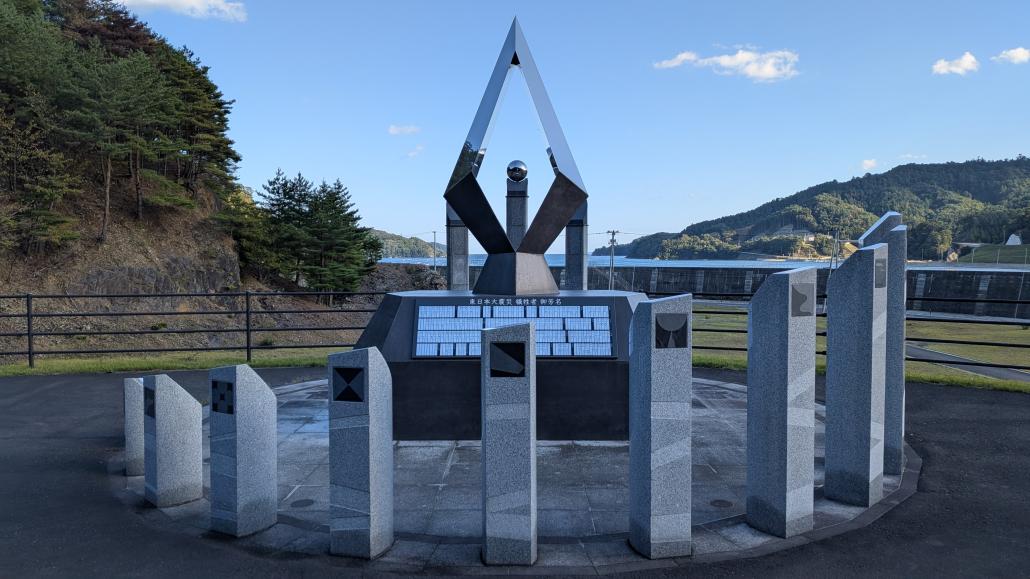 雄勝地区慰霊碑の写真