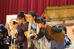 学芸会6年生 まぬけ村物語 閉会のことば 石巻市立石巻小学校 学芸会6年生 まぬけ村物語 閉会のことば 石巻市立石巻小学校