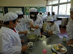 調理実習の様子3の画像