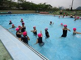 プールでの様子2の画像