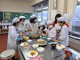 調理実習の様子2の画像