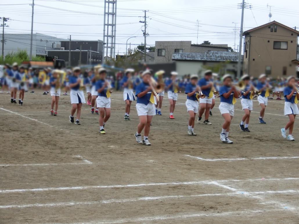 コロナに負けず 最後までみせよう渡小っ子の力と笑顔 令和2年度 運動会 石巻市立渡波小学校 コロナに負けず 最後までみせよう渡小っ子の力と笑顔 令和2年度 運動会 石巻市立渡波小学校