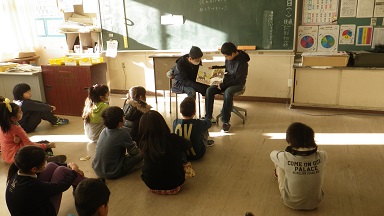 図書委員会による読み聞かせ（2月10日）