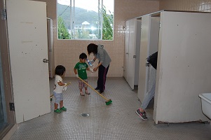 奉仕作業8月の画像