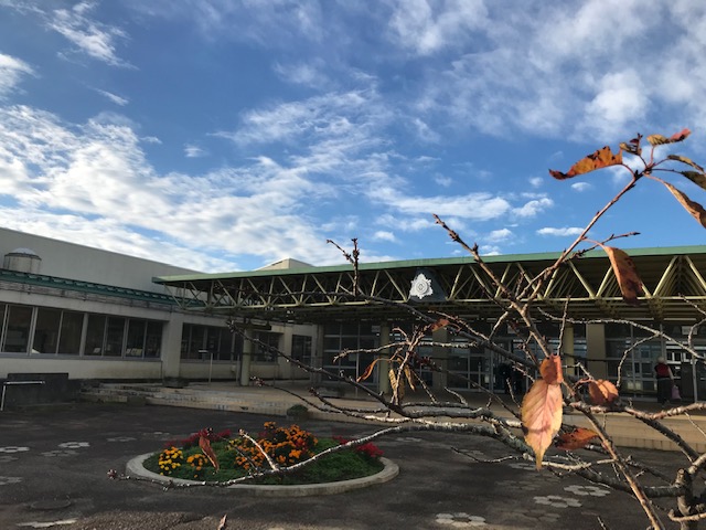 寒い朝 石巻市立大谷地小学校