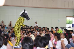 20302800_広渕小学校:ジロー今村パフォーマンス3の画像
