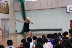 20302800_広渕小学校:ジロー今村パフォーマンス1の画像