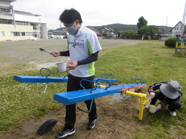 シーソーの色塗り