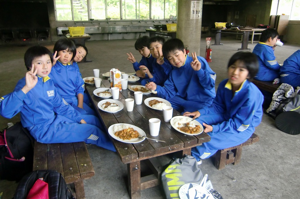 野外炊飯の画像