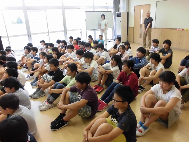 開校記念朝会の画像
