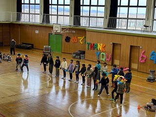 4年生、歌とダンス