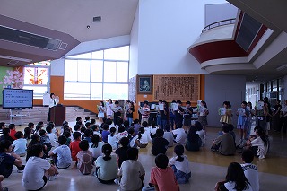 4年生による朗読