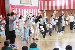 6年生、はねこ踊
