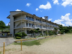 桃生小学校校舎