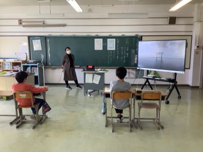 4年生の授業の陽s