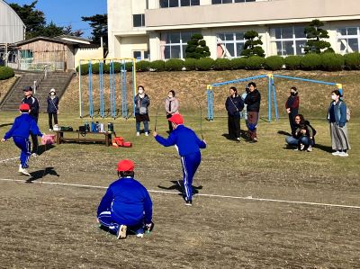準備運動のリズム縄跳び。