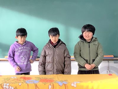 発表する3名
