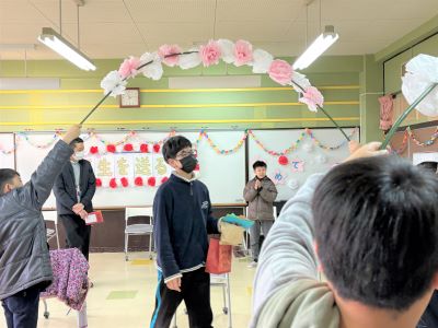 退場