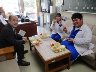 0207lunch1.jpg