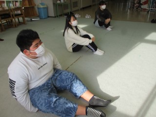 0301pe02.jpg