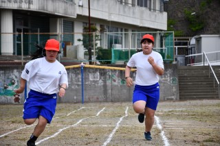 0511riha3.jpg