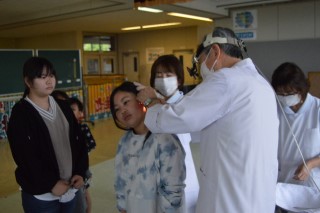 0609ear1.jpg