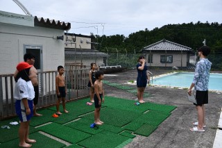 0907pool1.jpg