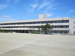青葉中学校校舎