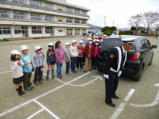 自動車に気をつけての画像